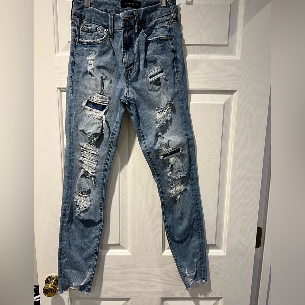 Aeropostal distressed jeans. Size 6 curvy regular. Great distressed condition.